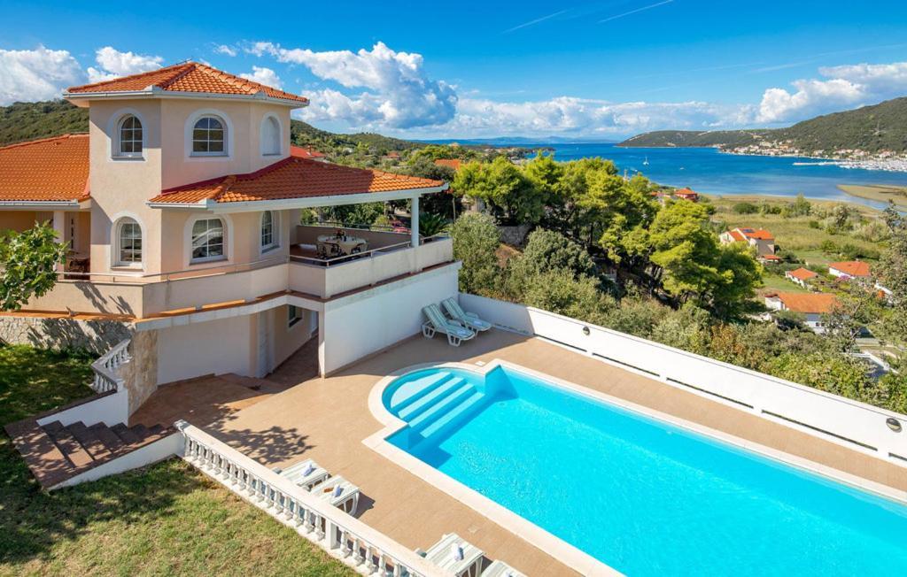 Apartament Dedić *