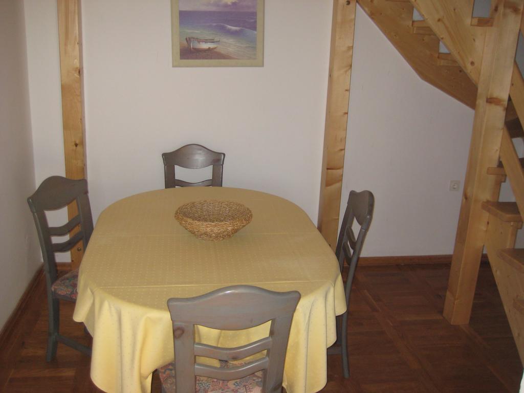 Apartament Dedić *